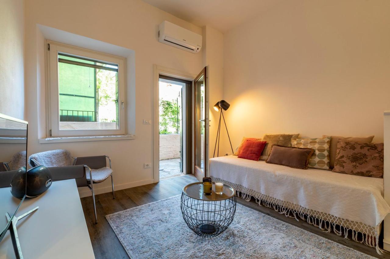 Snug Apartment With Private Courtyard M0270422677 Βενετία Εξωτερικό φωτογραφία